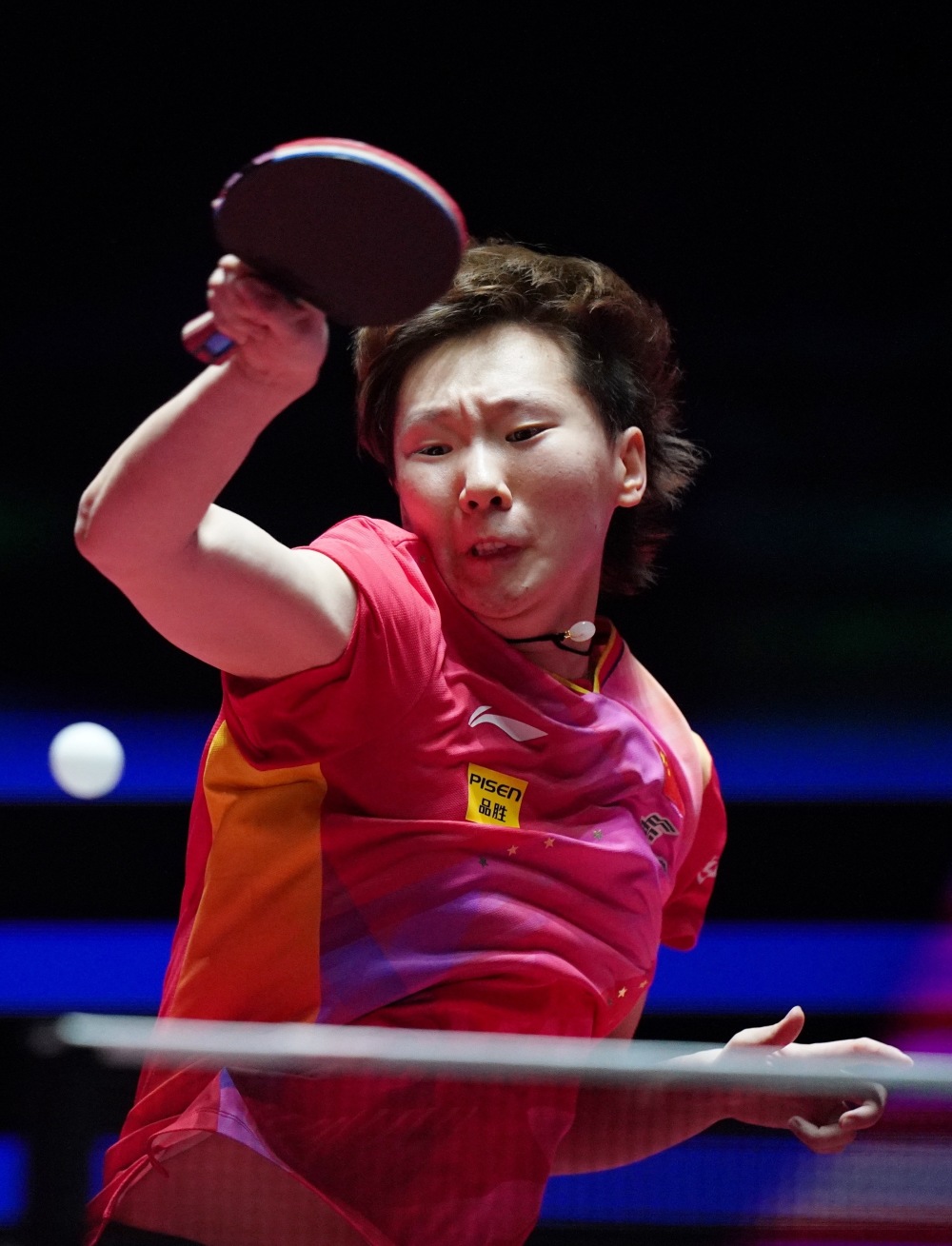 上却显得略 上却显得略